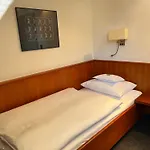 加尼克里斯蒂伦贺夫历史酒店 3*